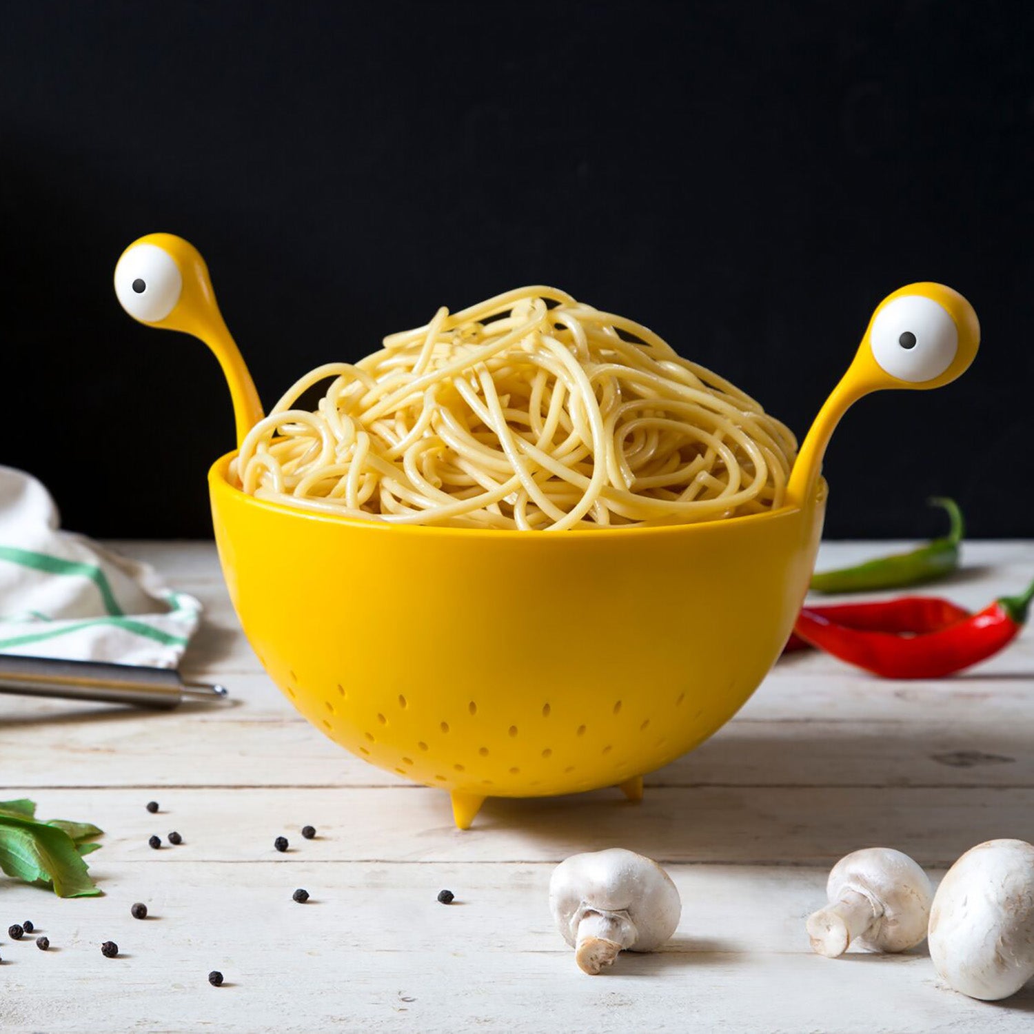 Spaghettimonster-Küchensieb: die Nudeln haben jetzt Publikum