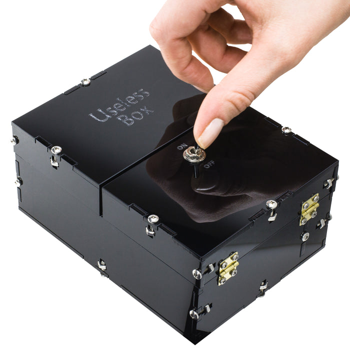 Useless Box: erst zusammenbauen, dann abschalten lassen